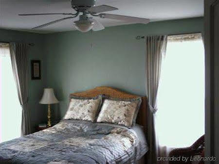 Four Creeks Bed & Breakfast Girard Oda fotoğraf